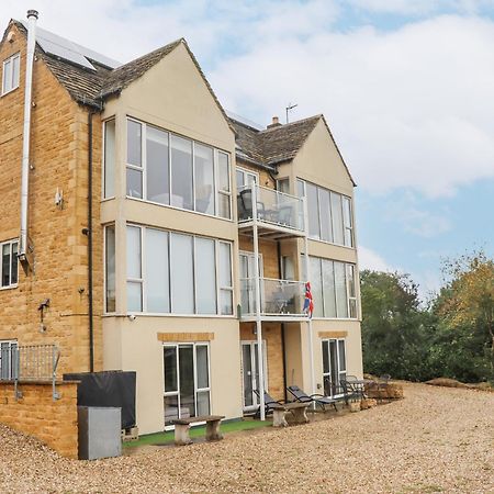 Апартаменты Beautiful Cotswold View Буртон-он-те-Уотер Экстерьер фото