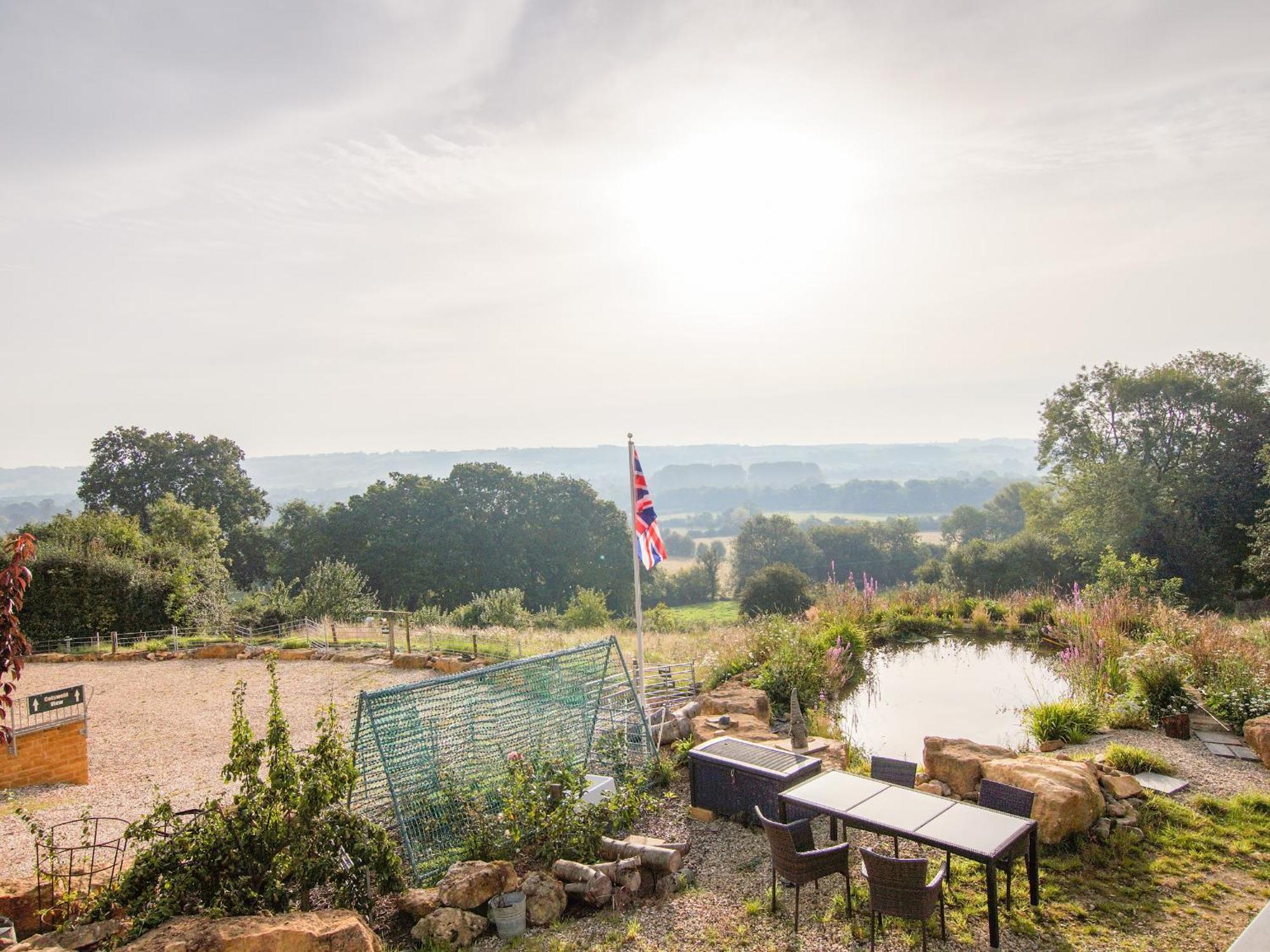 Апартаменты Beautiful Cotswold View Буртон-он-те-Уотер Экстерьер фото